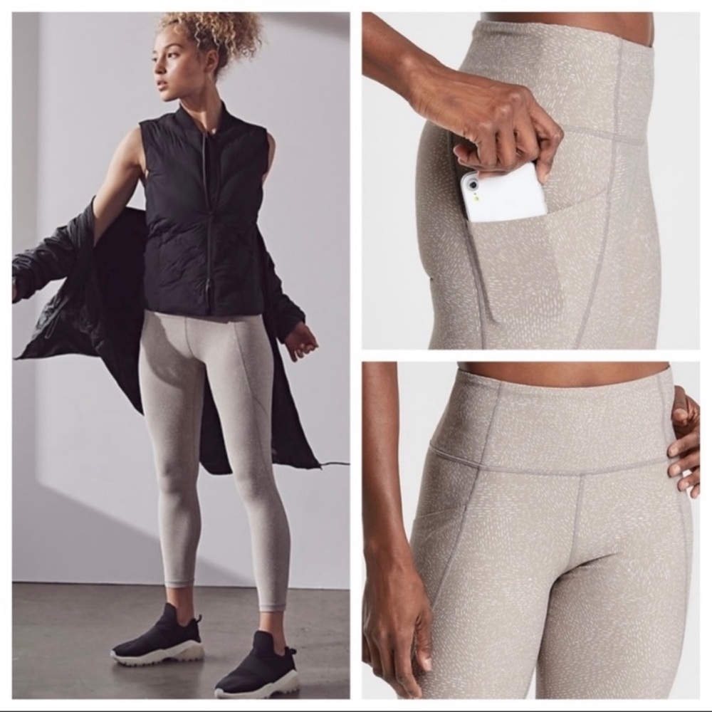 Athleta Salutation Stash Pocket Rainwater Tight In Quail Size XXS